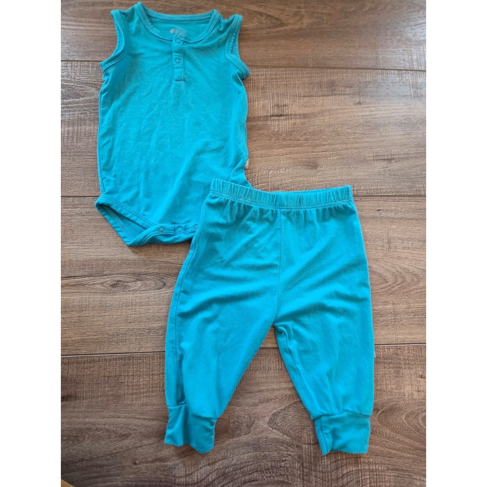 Kyte baby newborn bamboo outfit